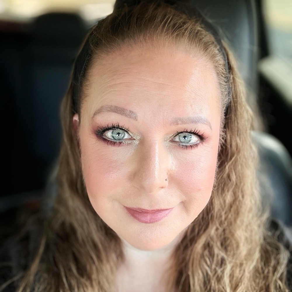 Meet your Posher, Amara